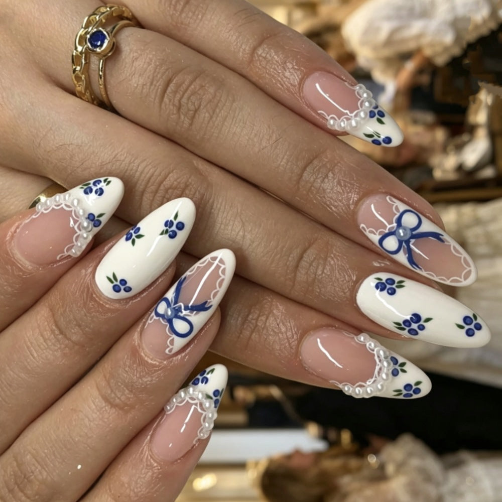 Artificial Nails in Romantic Flower Design Kalsten