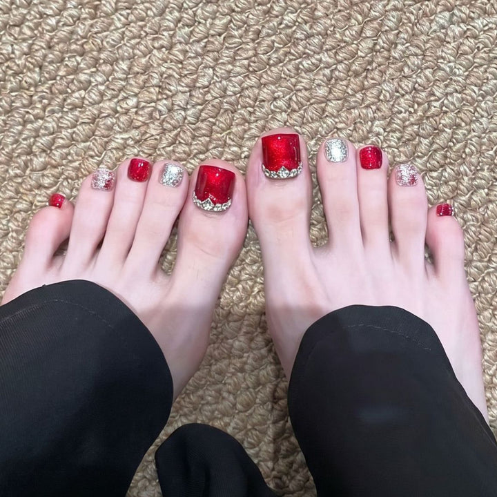 Glamorous Press-On Nail Set with Sparkling Rhinestone Accents Kalsten