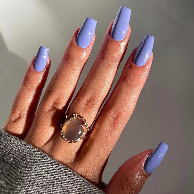 Stylish artificial nails in elegant gloss finish Kalsten