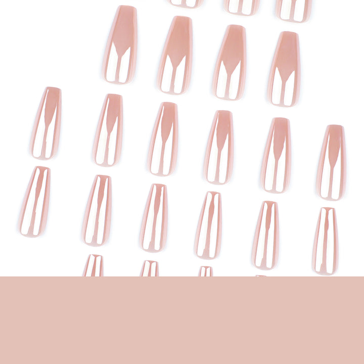 High-gloss stiletto nails Kalsten