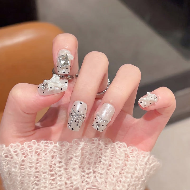 Elegant Rhinestone-Adorned Press-On Nail Set Kalsten
