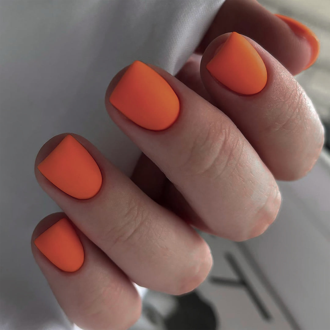 Matt lacquered nail art Kalsten