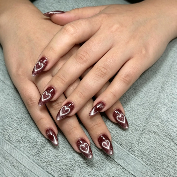 Artificial nails with luxurious heart design and shimmering finish Kalsten