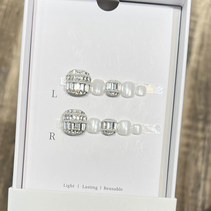 Decorative Crystal-Embellished Hair Clip Set Kalsten