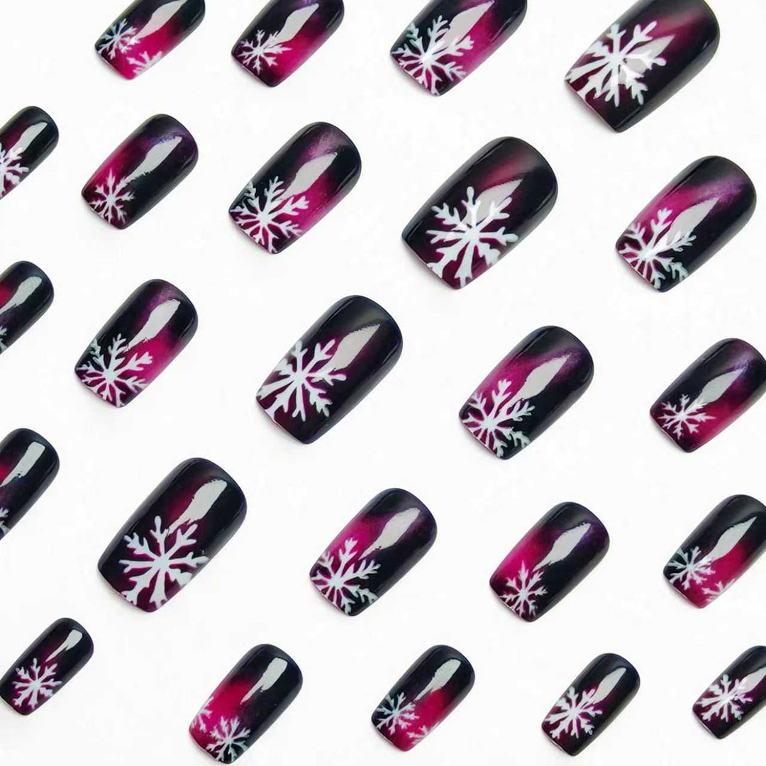 Winter-Themed Detailed Nail Art Kalsten