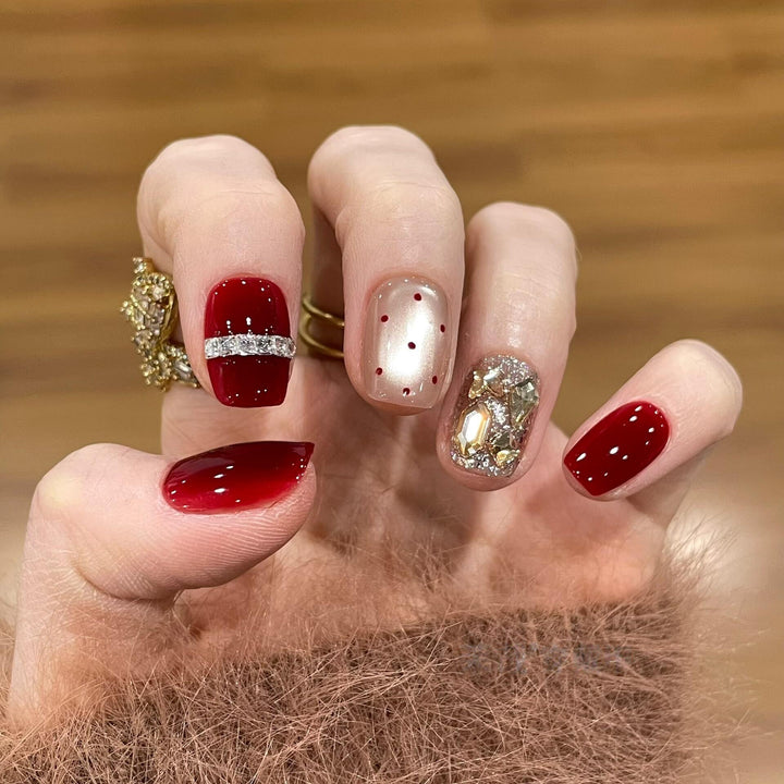 Glamorous artificial nails with sparkling rhinestones Kalsten