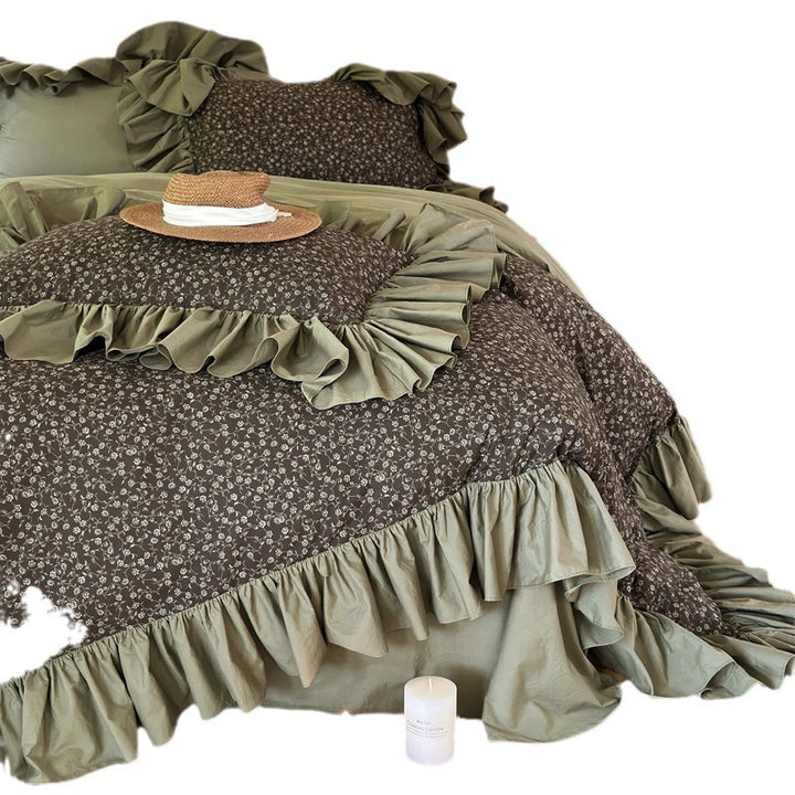 Boho-Chic bedding set with ruffles, reversible function and fine vintage floral print