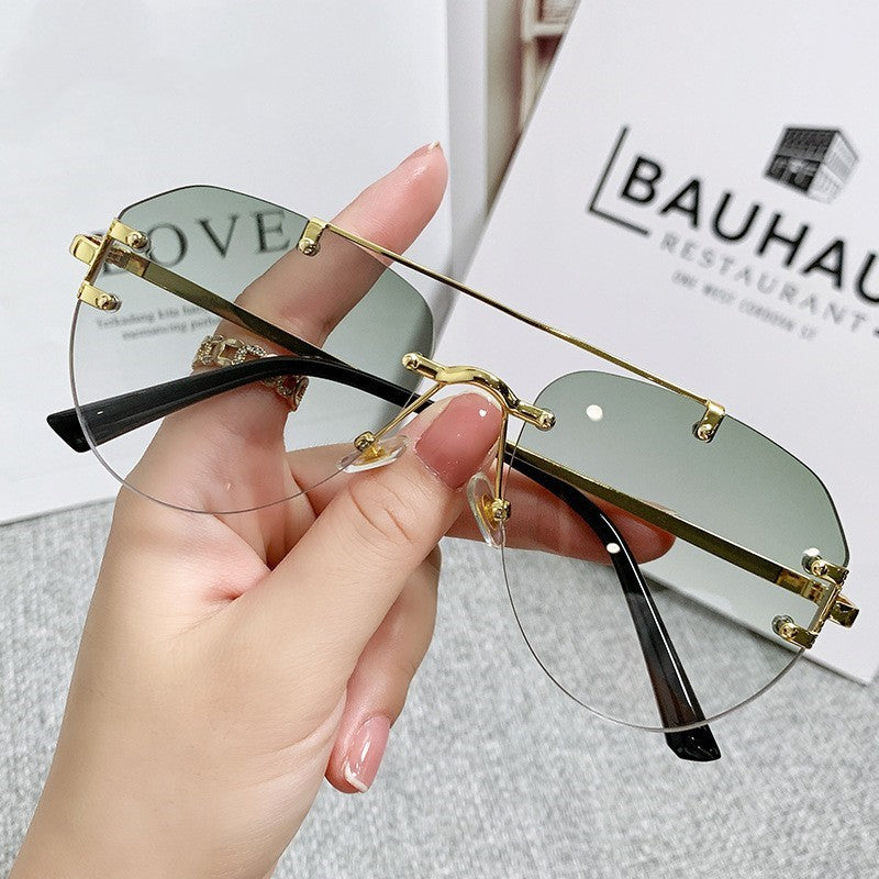Women modern pilot sunglasses with gradient lenses and slim metal frame Kalsten