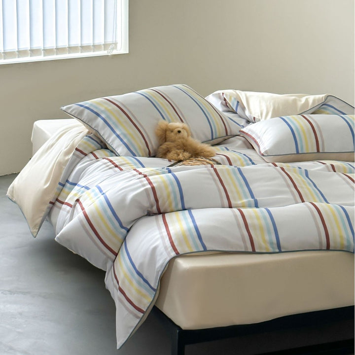 Satin bedding set with floral print and ruffle