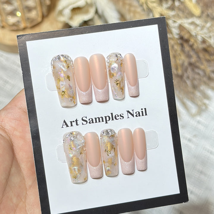 Luxurious Decorative Press-On Nail Set with Artistic Elements Kalsten