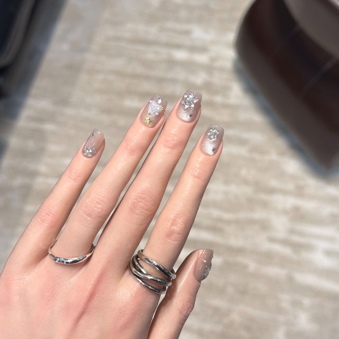 Elegant Press-On Nail Art Set with Sparkling Accents Kalsten