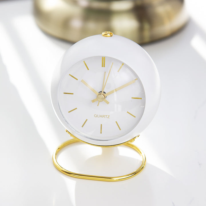 Elegant Table Clock in Scandinavian Design Kalsten