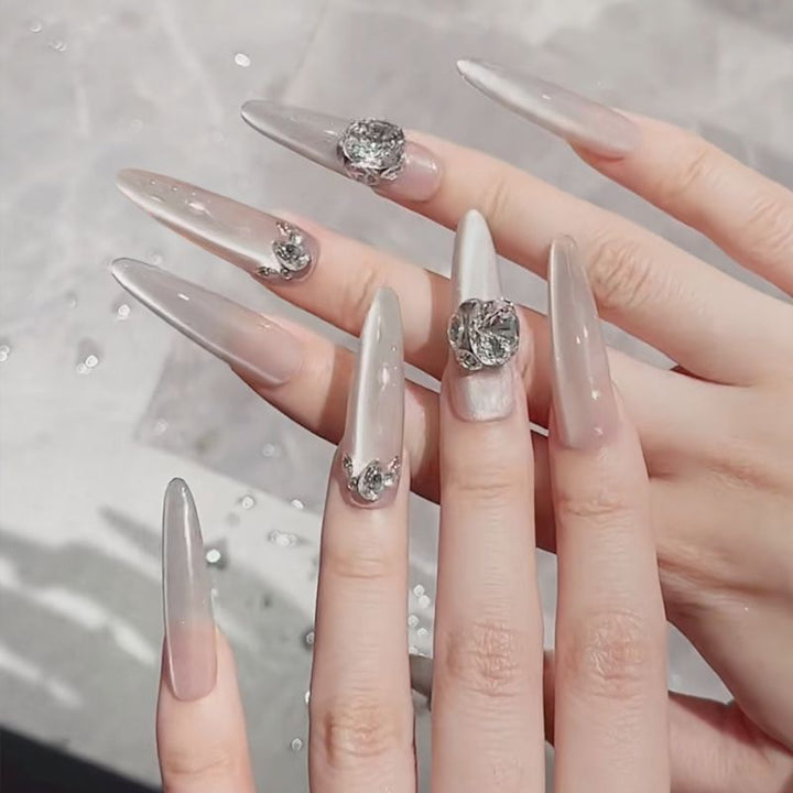 Glamorous artificial nail tips with elegant decorations Kalsten