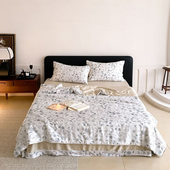 Bedding set made of cotton satin with subtle heart jacquard and silky glossy finish Kalsten