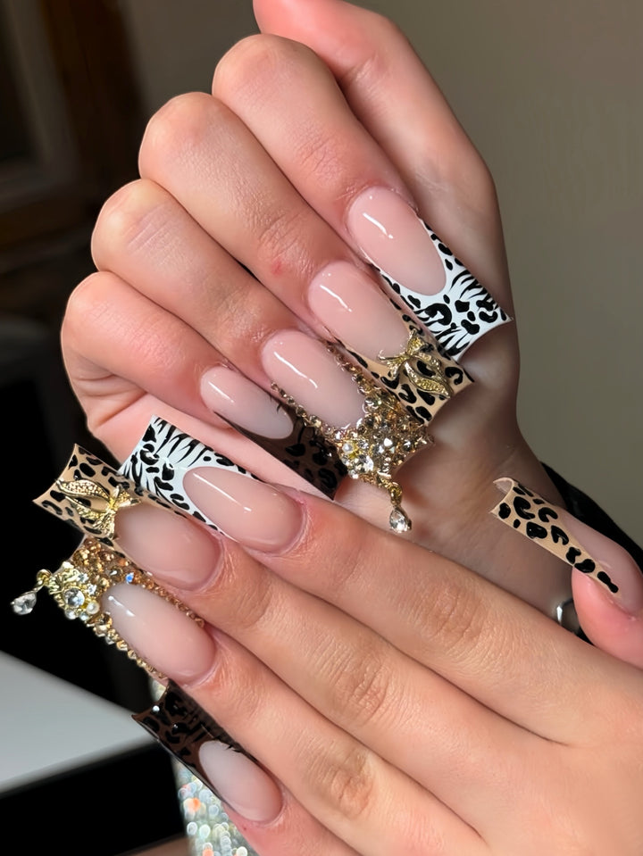 Decorative Long Press-On Nail Extensions Kalsten