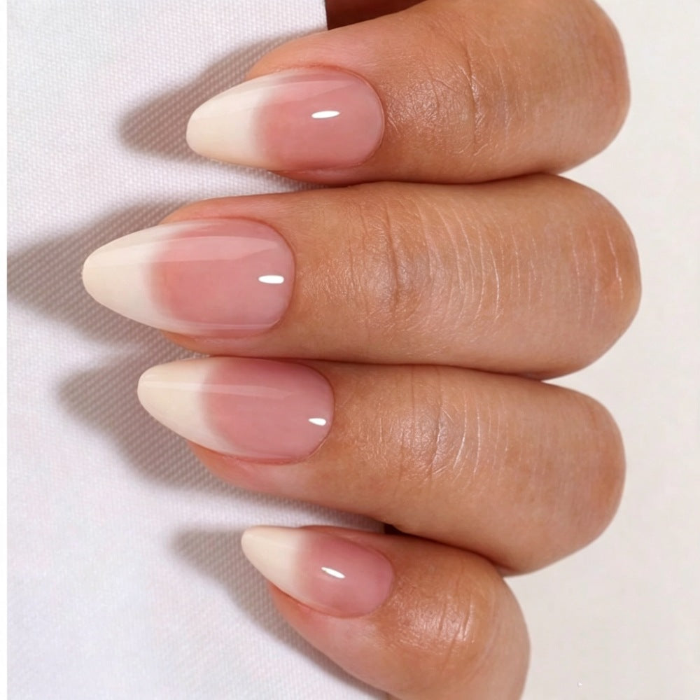 Artificial nails in elegant French-tip design Kalsten
