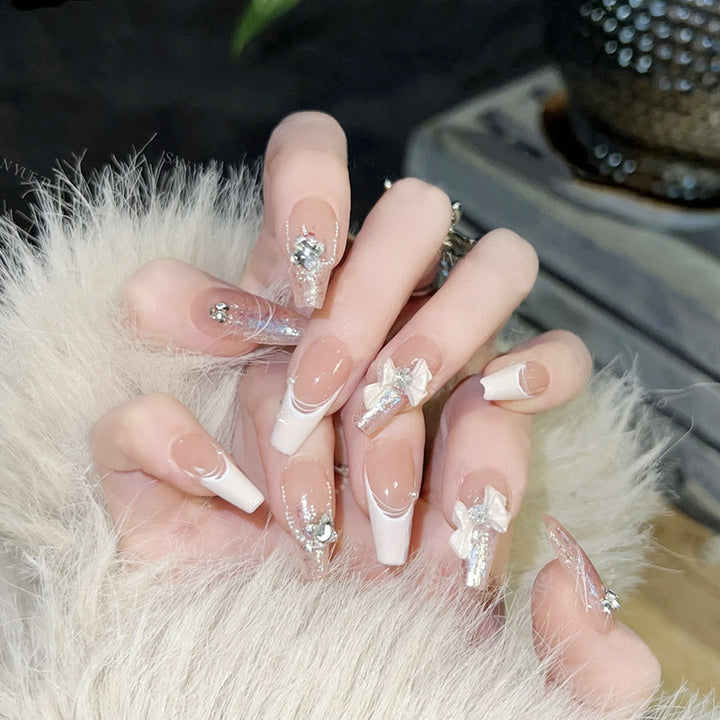 Glamorous artificial nails with glitter design Kalsten