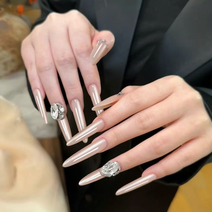Glamorous artificial nail tips with elegant decorations Kalsten