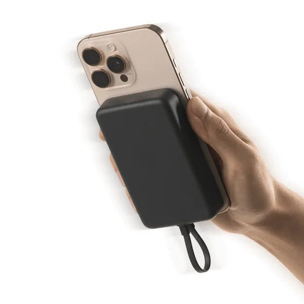 Magnetic wireless power bank with Magnetic alignment and USB-C pass-through Kalsten
