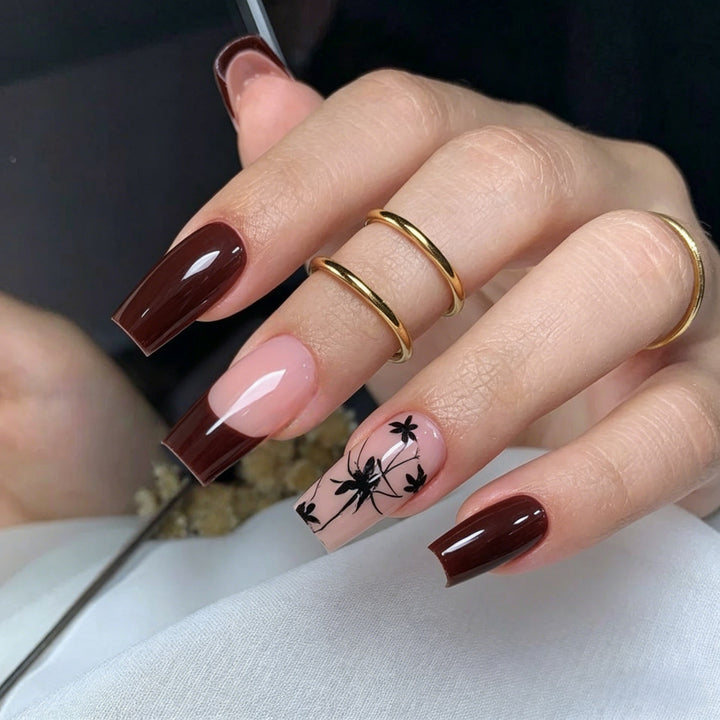 Artificial Nails in Elegant Design with Flower Motif and Gloss Finish Kalsten