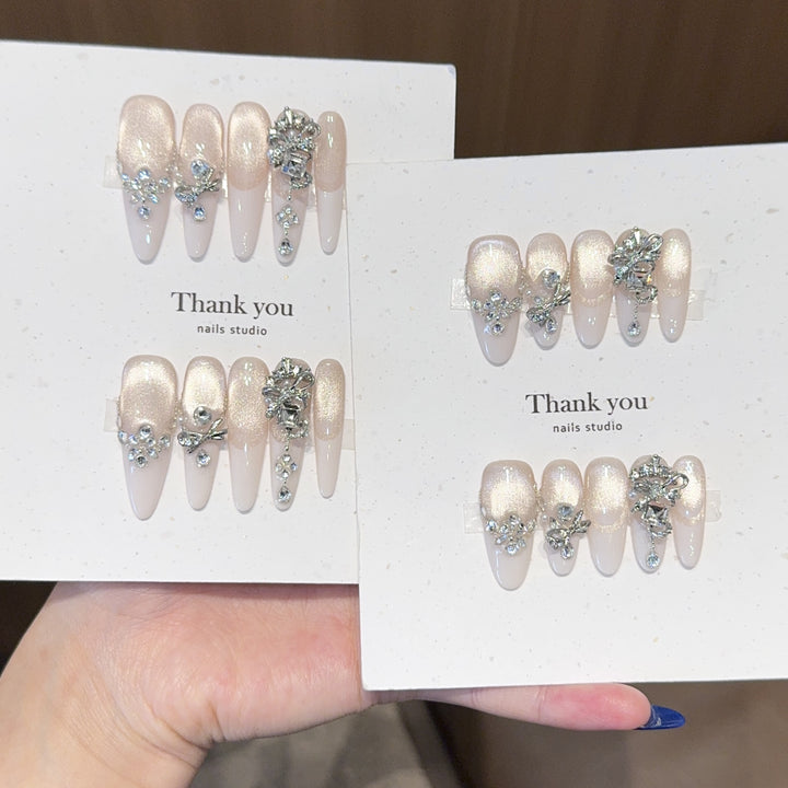 Elegant application of artificial nails Kalsten
