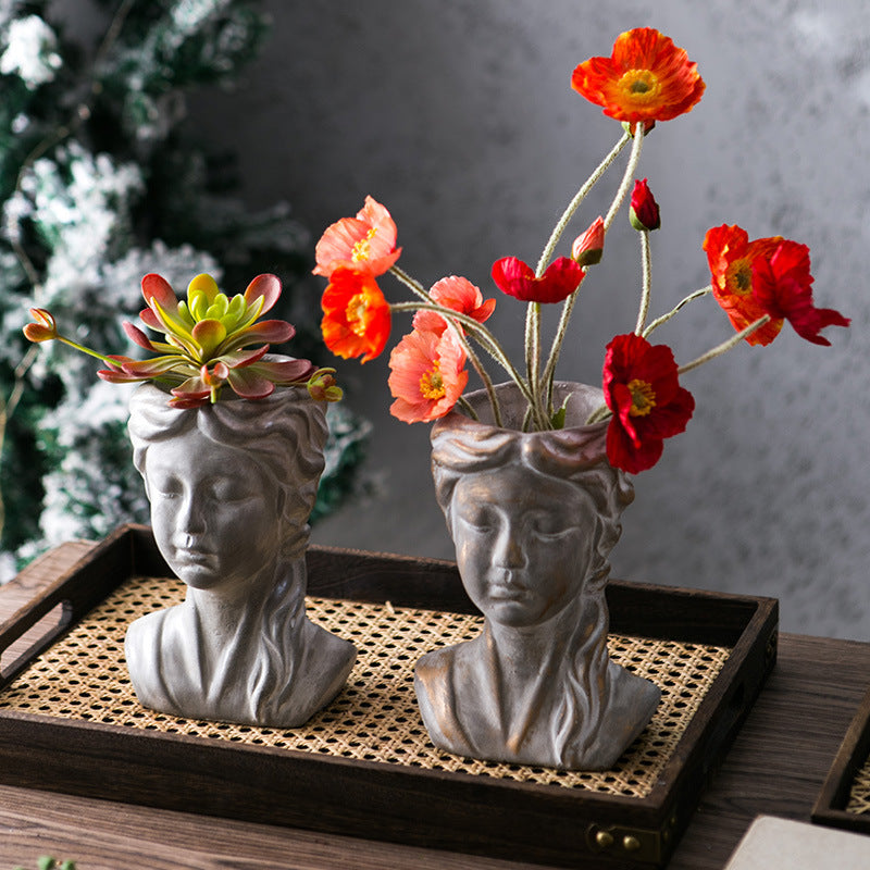 Stylish Sculpture Head Kalsten