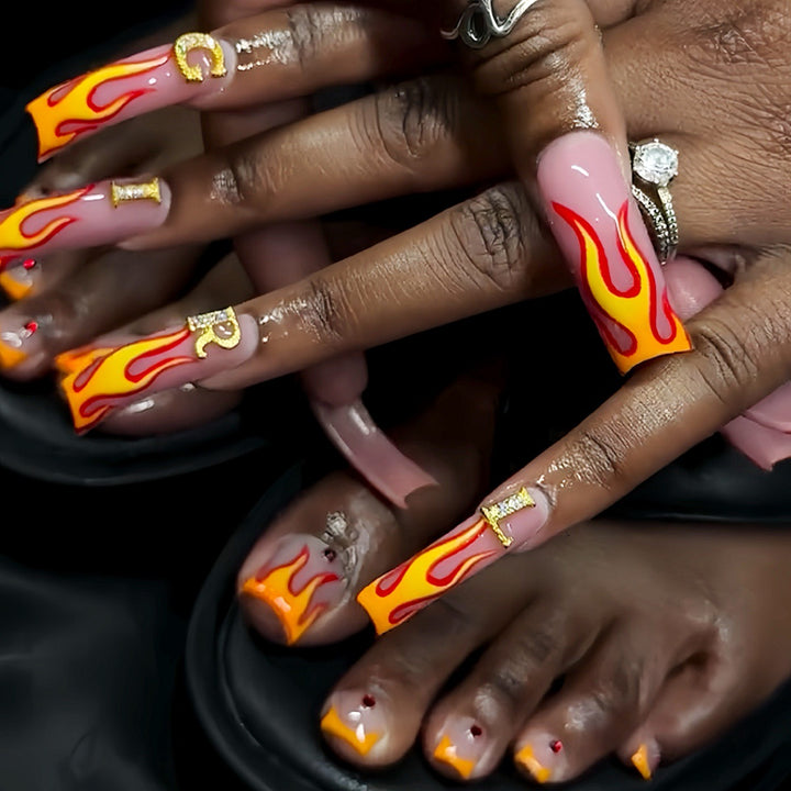 Flame-Patterned Press-On Nail Art Kalsten