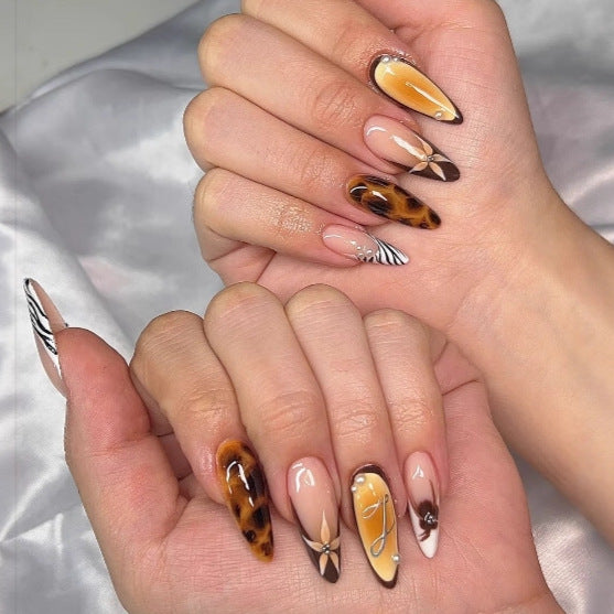 Artificial nails with floral 3D applications Kalsten
