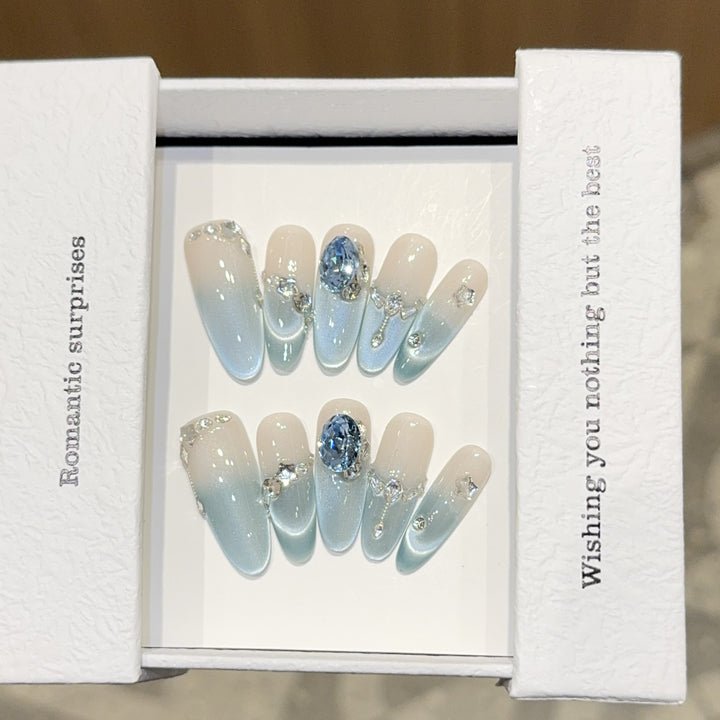 Nail set with Romantic Design and Glitter Elements Kalsten