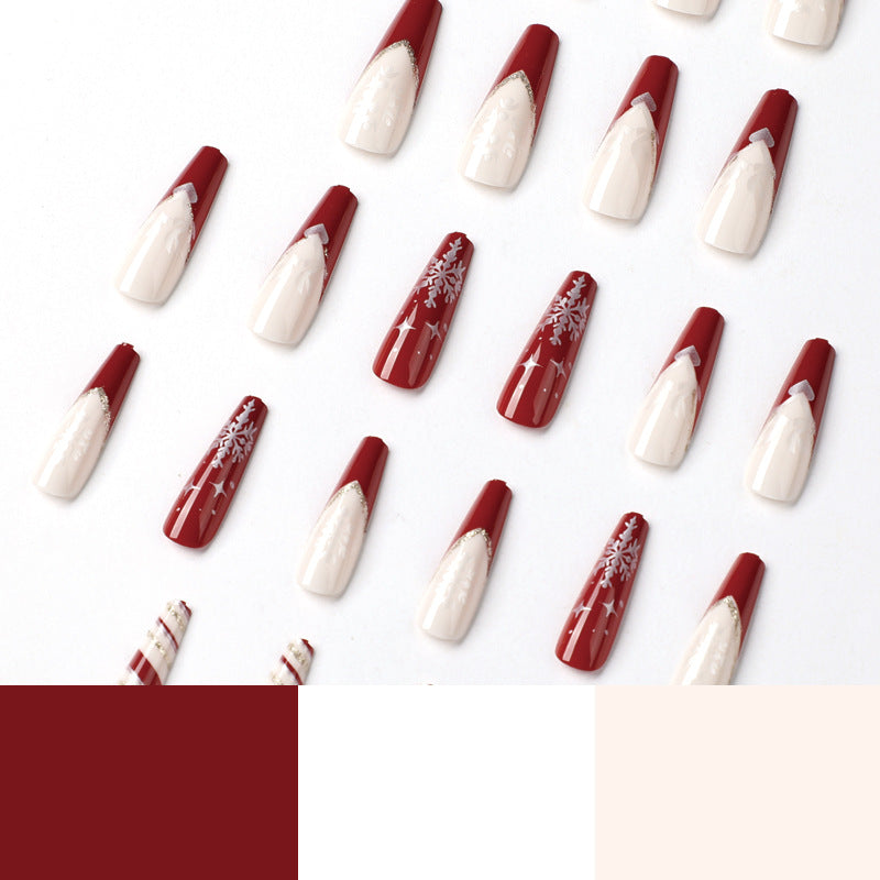 Artful Christmas nail art with festive patterns Kalsten