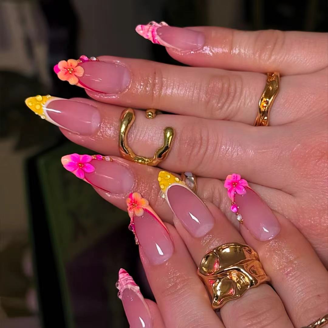 Artistic Floral Accent Press-On Nail Set Kalsten