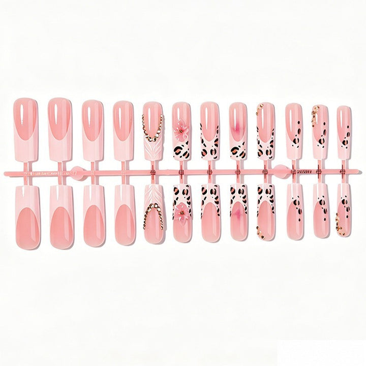 Artificial nail set with trendy animal and glitter designs Kalsten