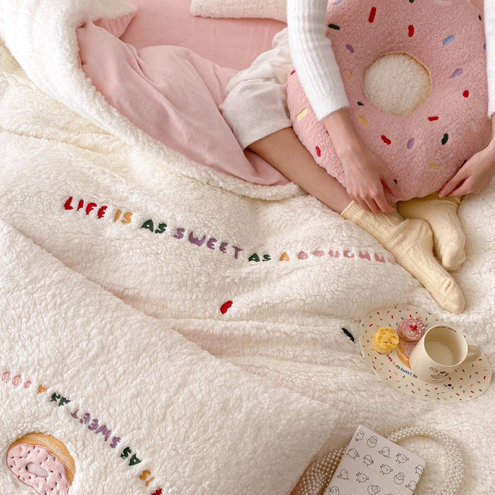 Cozy teddy fleece bedding set with donut embroidery