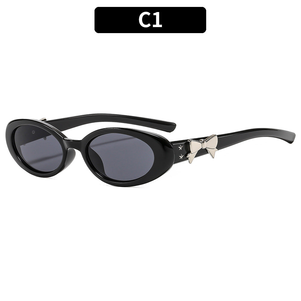 Vintage-Inspired Oval Frame Sunglasses