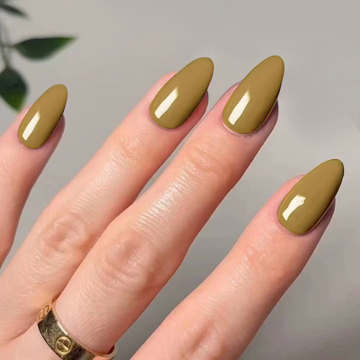 Artistic stiletto nails with elegant high-gloss finish Kalsten