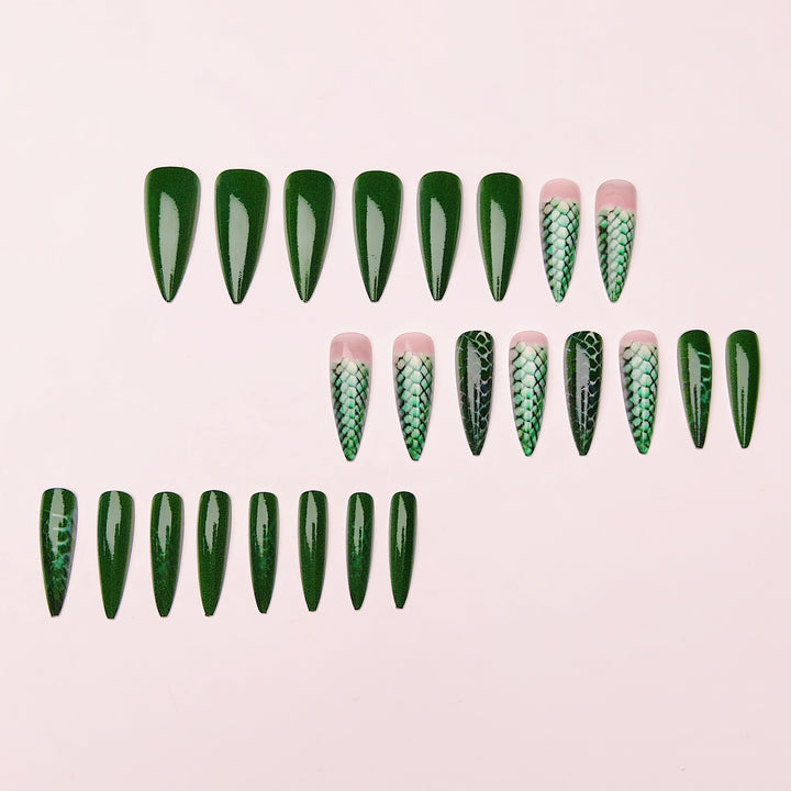 Artificial nails with shimmering snake skin pattern Kalsten