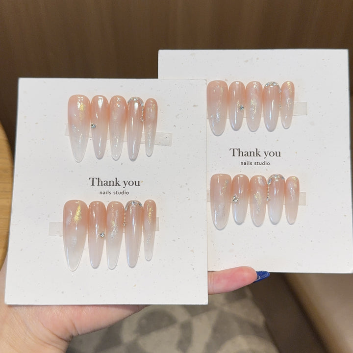 Artificial Nail Set with Elegant Glitter Accents Kalsten
