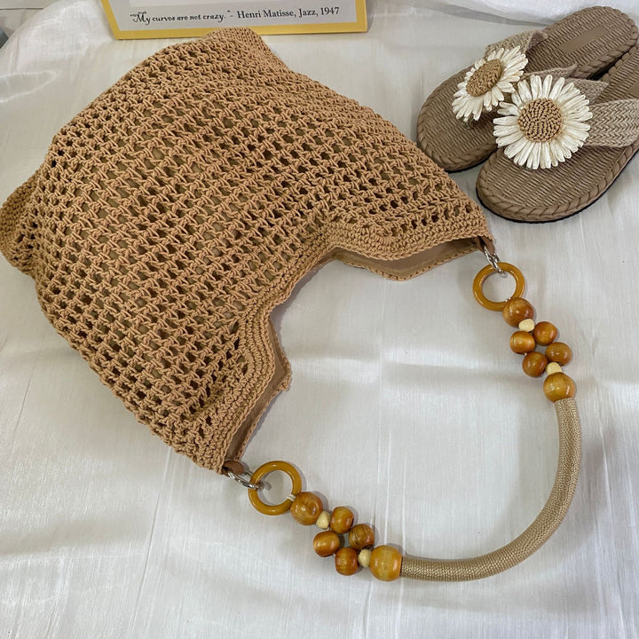 Hand-knotted tote bag with decorative wooden handle Kalsten