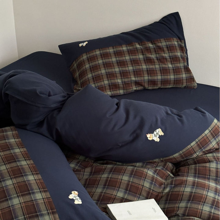 Pastel-striped bedding set made of cotton-linen with rainbow embroidery
