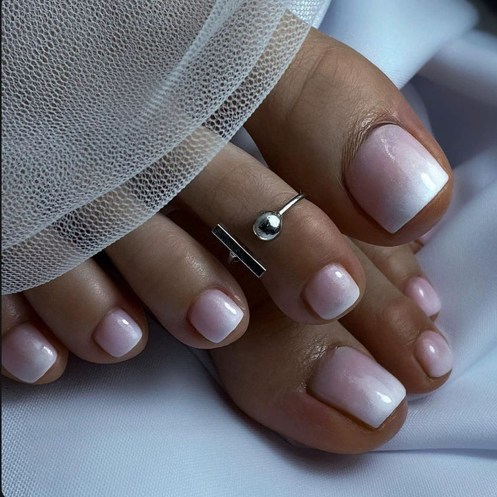 Nail set with shimmering holographic design Kalsten