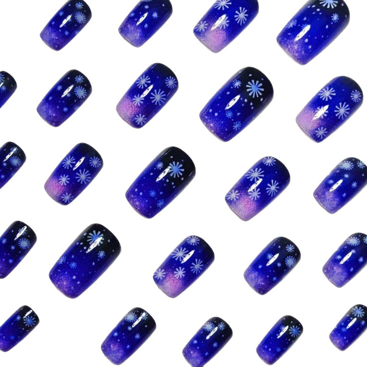 Artificial nails with shimmering winter design Kalsten