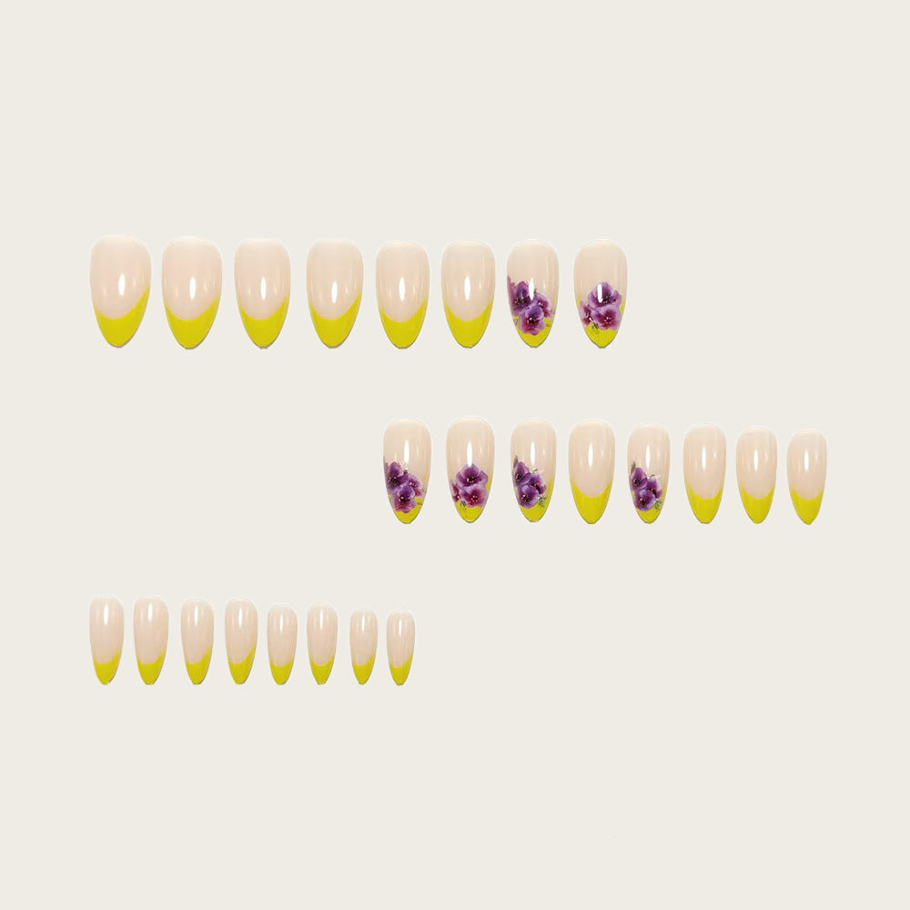 Nail art with playful flower and gradient color design Kalsten