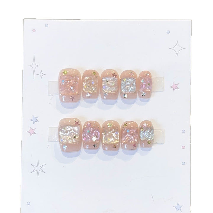 Artificial Nails in Innovative Glitter Design Kalsten