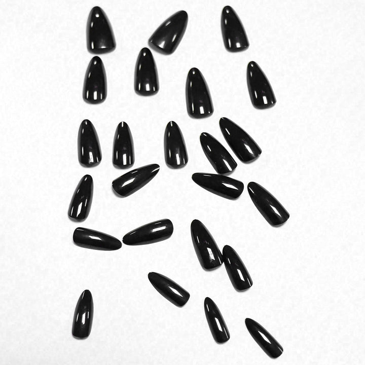Artificial nails with elegant stiletto design Kalsten
