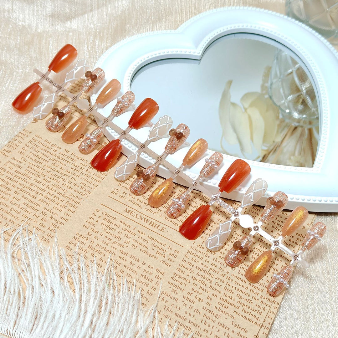 Artificial nails with elegant pearl decorations Kalsten