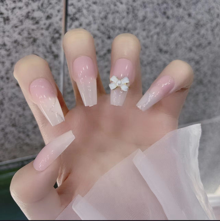 Artistic Press-On Nail Design Kalsten
