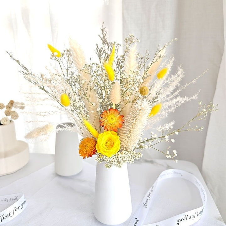 Chic Dried Flower Arrangement