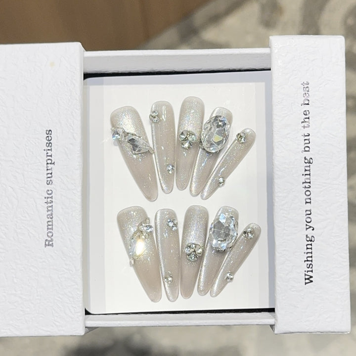 Artificial nails with Sparkling Rhinestone details Kalsten