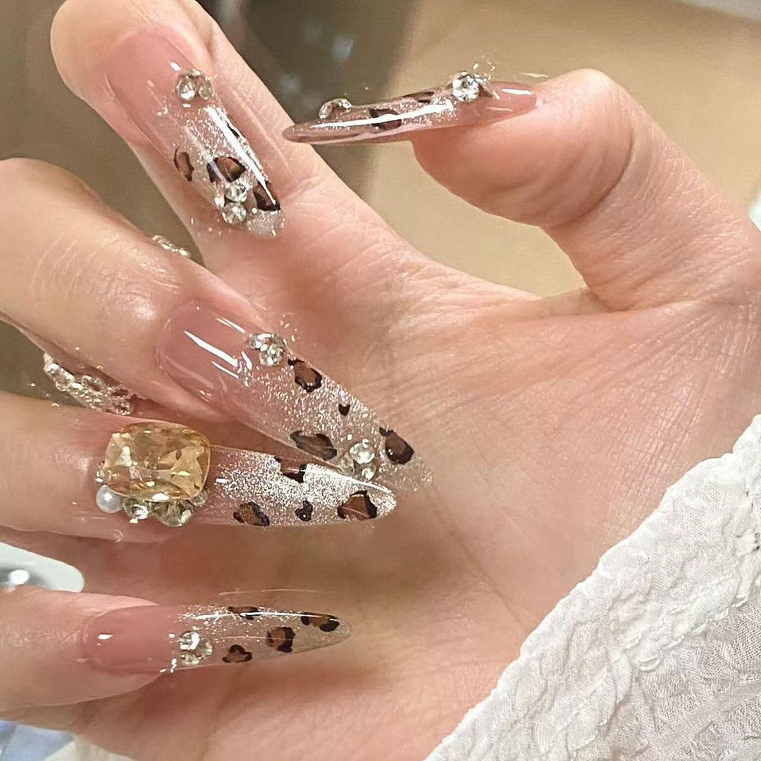 Artificial nails with elegant ombre finish Kalsten