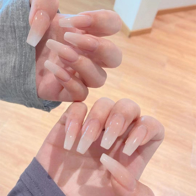 Artificial Nail Tips in Modern Stiletto Design Kalsten
